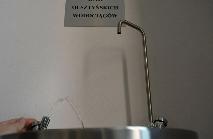 {Olsztyński magistrat uruchomił kolejne miejsca, w których można napić się wody.}
